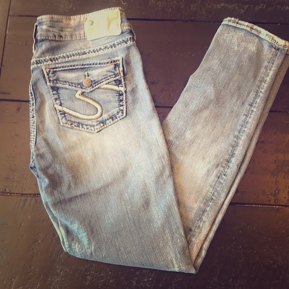 Silver Jeans Denim - EUC Silver Suki skinny jeans 28.